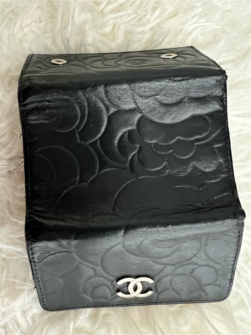 Chanel Lambskin Camellia Embossed 
6 Key Holder - Picture 7 of 8